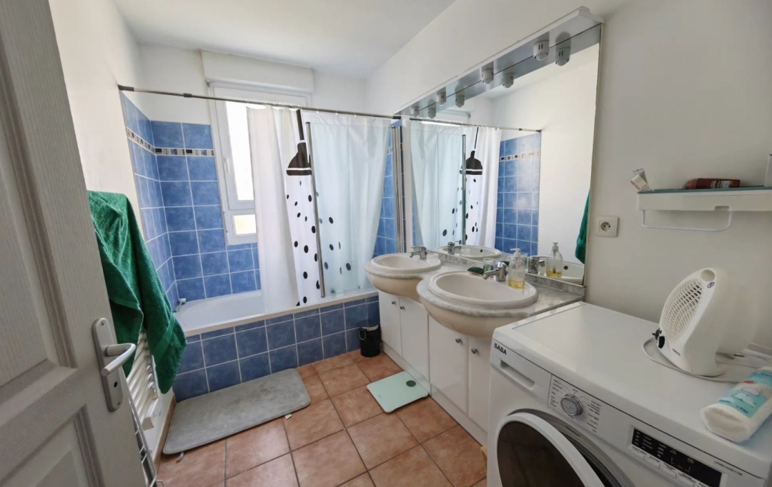 Annonces CHATEAURENARD : Apartment | ENTRAIGUES-SUR-LA-SORGUE (84320) | 53 m2 | 123 000 € 