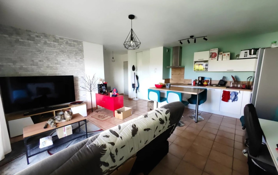 Annonces CHATEAURENARD : Apartment | ENTRAIGUES-SUR-LA-SORGUE (84320) | 53 m2 | 123 000 € 